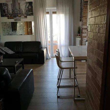 Queen East Апартаменты Верона