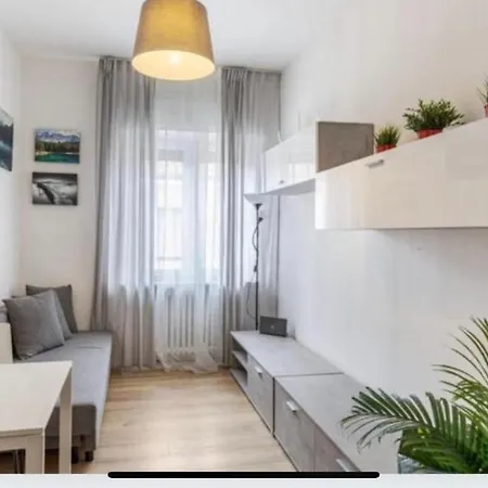 Queen East Apartment Verona