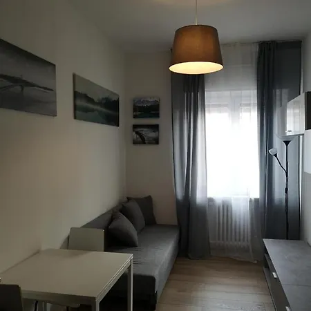 Апартаменты Queen East Верона