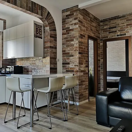 Apartment Queen East Verona